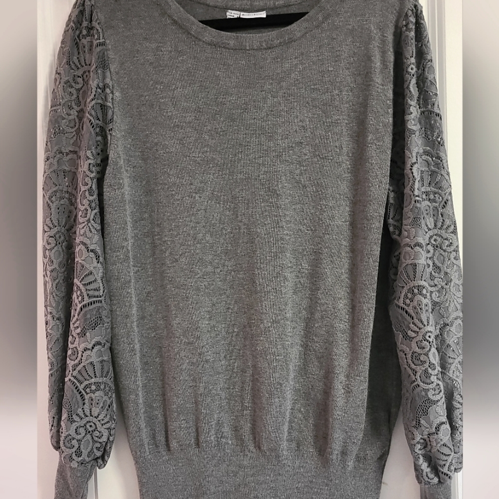 Women sweater with lace